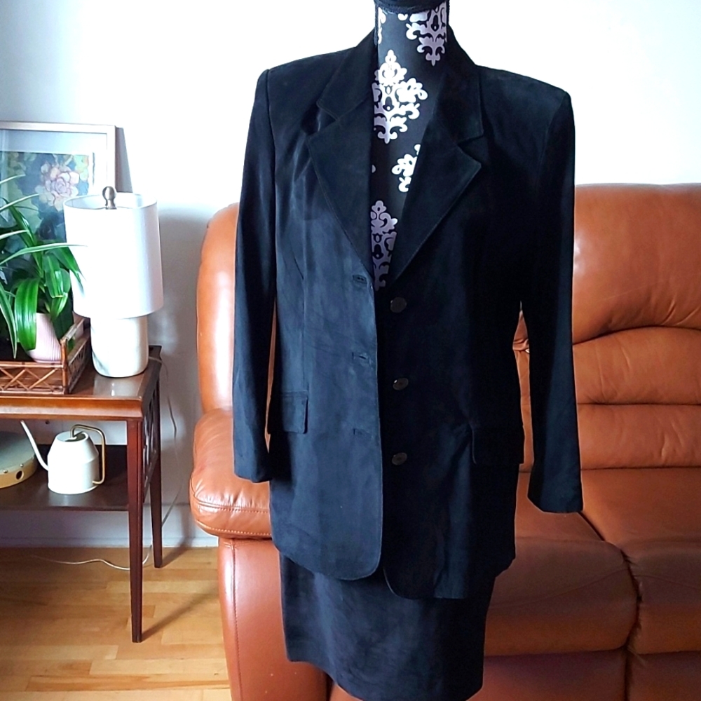 Danier vintage ensemble / set jacket and skirt
